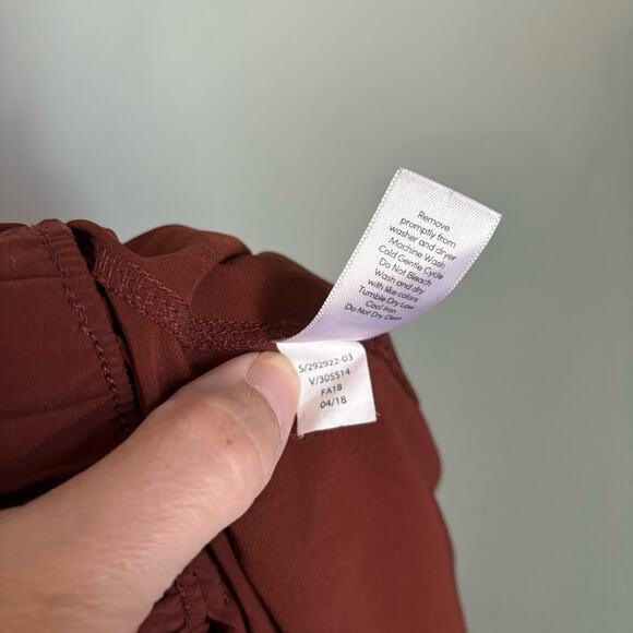 Athleta Skyline Paperbag Lightweight Athelta Short Size 8 - Picture 5 of 5